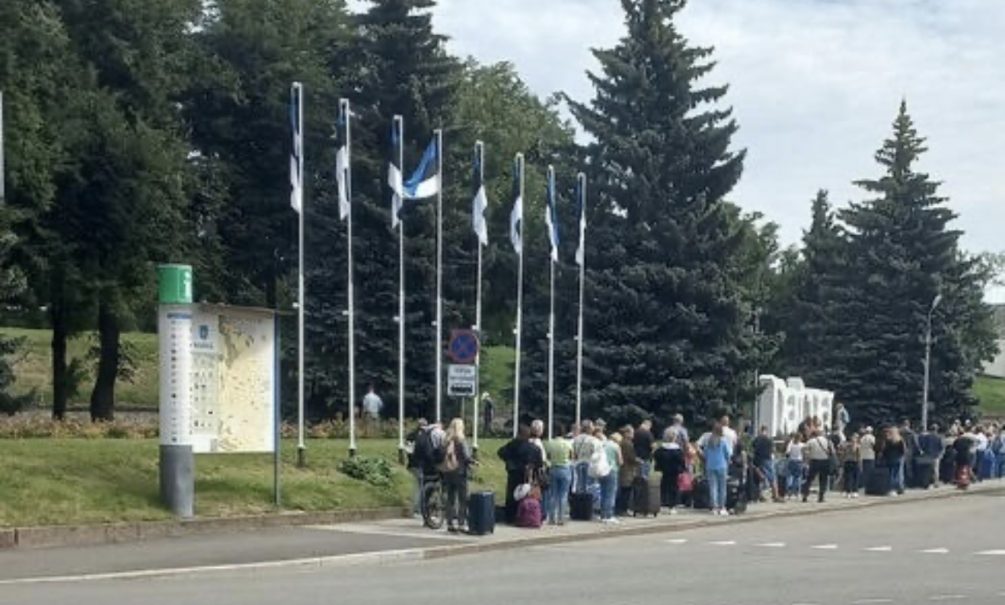 Эстония собирается устроить провокацию в Нарве на границе с Россией 