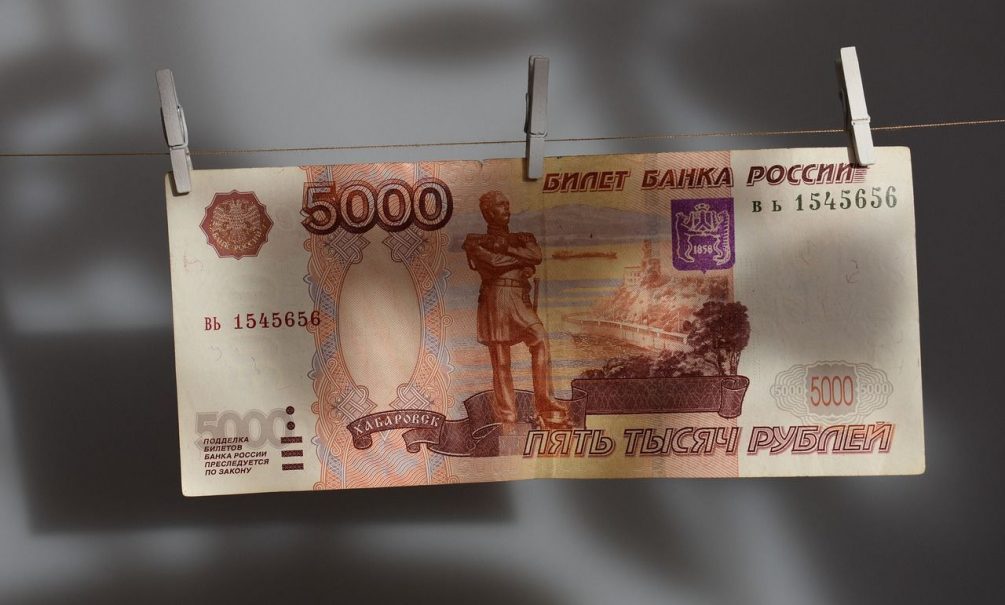 На карту и без отказа: россияне за месяц набрали микрозаймов на 81,4 млрд рублей 