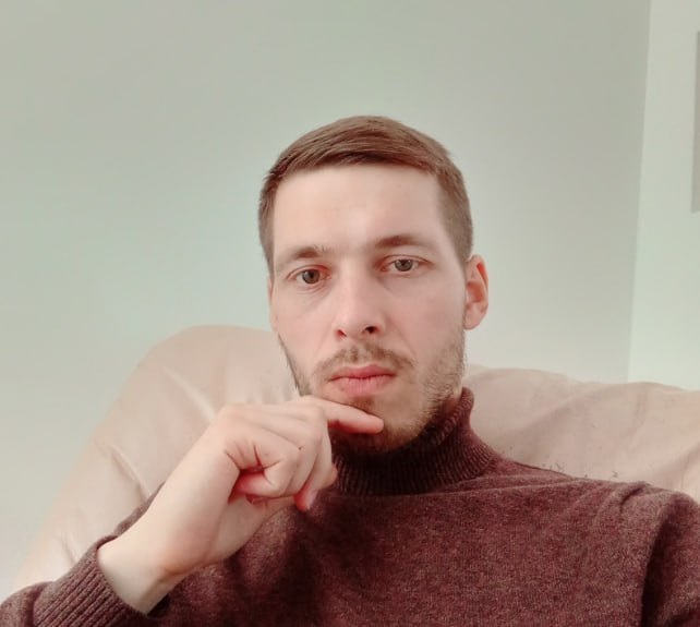 «Перед убийством трижды вызывал полицию»: в Подмосковье зарезали знаменитого доносчика на звёзд Антона Еговцева «Перед убийством трижды вызывал полицию»: в Подмосковье зарезали знаменитого доносчика на звёзд Антона Еговцева