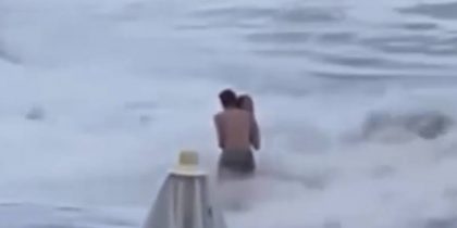 Спасатель на сочинском пляже, где смыло девушку в море, не умел плавать 