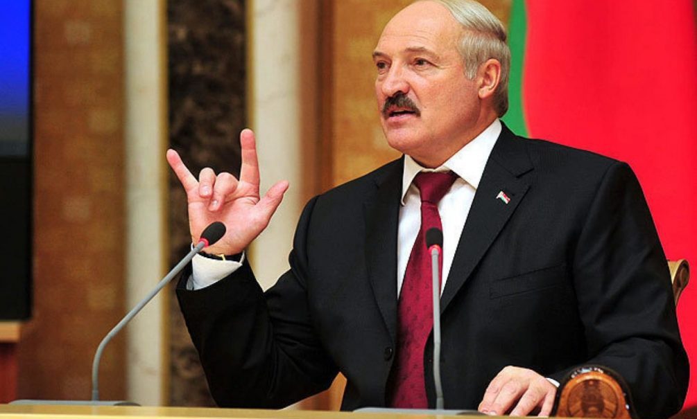 Тридцать лет на двух стульях: Александр Лукашенко официально вступил в должность президента 20 июля 1994 года 
