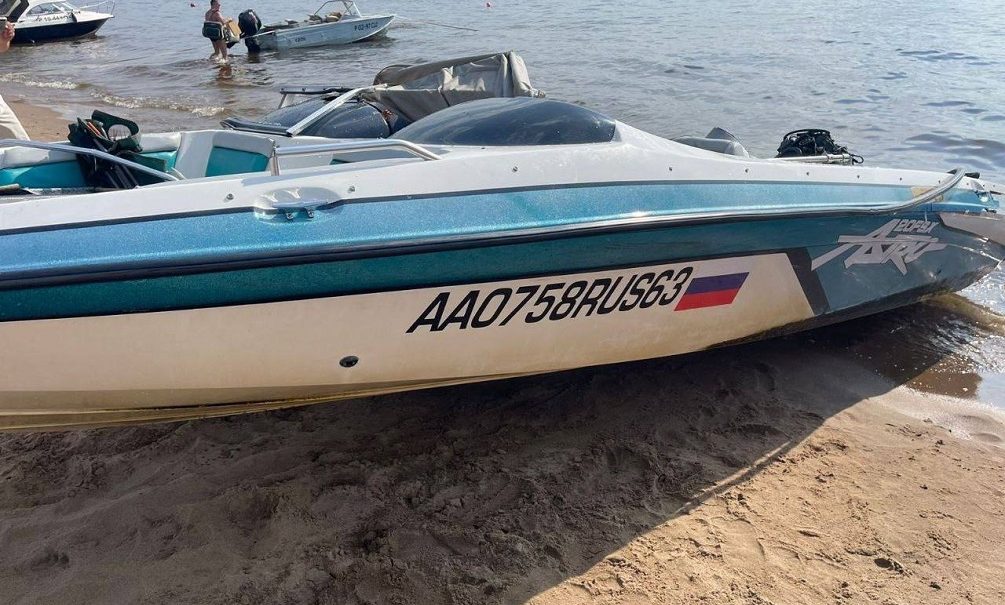 Пятеро пострадали при столкновении пассажирского судна и моторки в российском регионе 