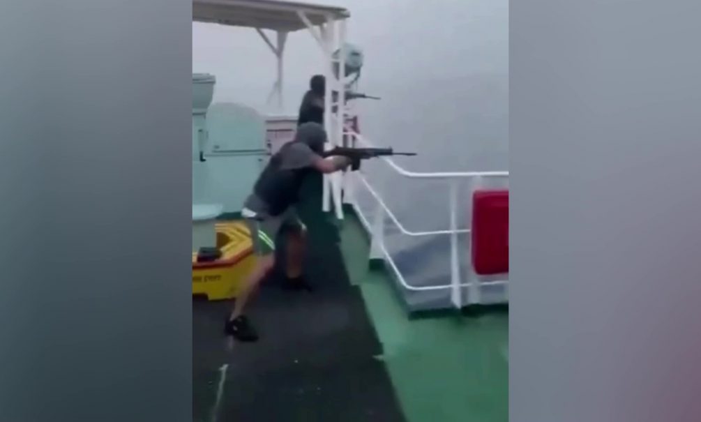 Спасли контейнеровоз: русскоговорящие моряки расстреляли морской дрон хуситов 