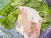 Пермский бизнесмен спрятал взятку для налоговой в листьях салата