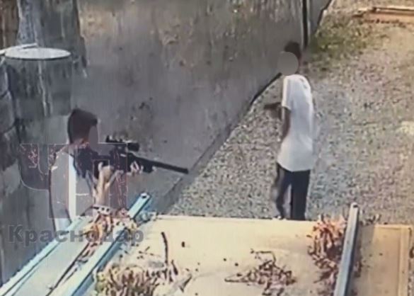 В Краснодаре подростки устроили стрельбу в пейнтбольном клубе 