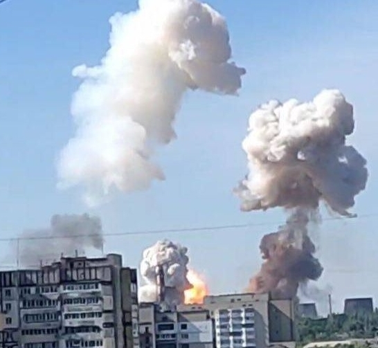 Новости СВО: массированный ракетный удар нанесен по стратегическому заводу в Днепропетровске 
