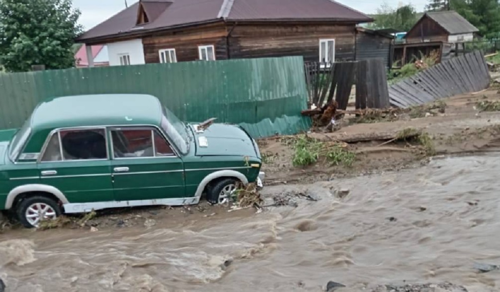 «Все, ребята, нету у нас моста!»: вода затопила около 50 домов в Забайкалье 