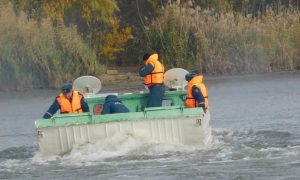 Лодка с семьей перевернулась в Югре: два ребенка и женщина погибли, остальных не могут найти