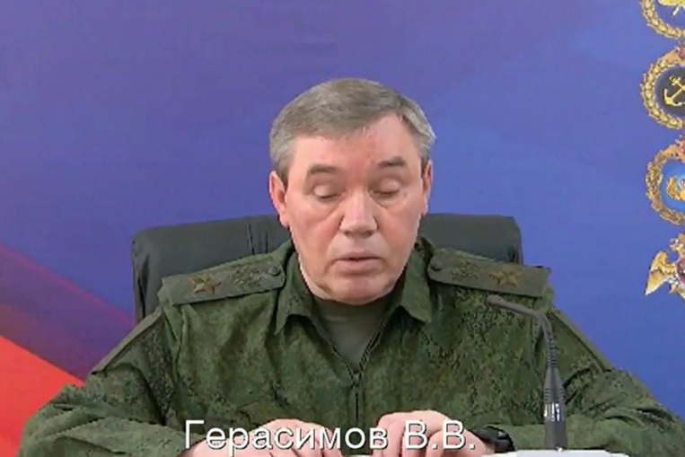 Продвижение ВСУ остановлено: глава Генштаба отчитался о ситуации в Курской области 