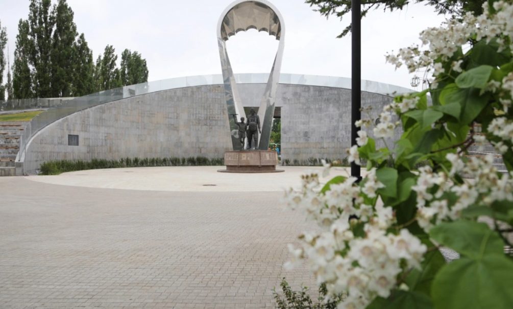 Десантников нестандартно поздравили в Воронеже со 2 августа: власти решили не открывать музей ВДВ, принятый в эксплуатацию месяц назад 