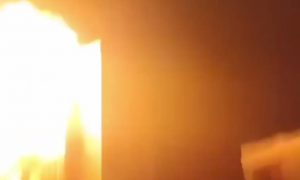 «Господи, не надо»: в Орле после повторного удара дрона загорелся жилой дом