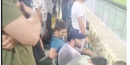 Группа молодых болельщиков в Дагестане демонстративно отказалась встать во время гимна России