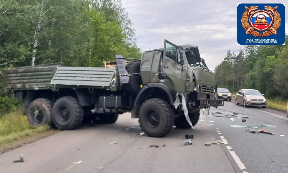 Три человека погибли в ДТП с военным грузовиком в Татарстане 