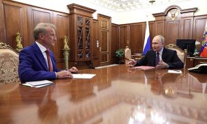 Греф рассказал Путину о бурном росте российской экономики