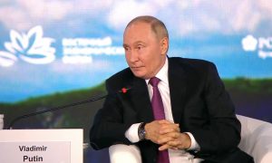 Восток во внимании, Запад в напряжении: важные слова Путина для России и мира звучат с трибуны ВЭФ-2024