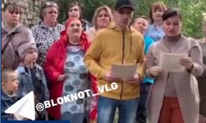 «В подвале дыра, а сквозь кирпичи сочится вода»: жители аварийного дома в Волгограде боятся, что здание рухнет в любой момент