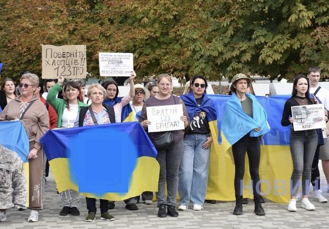 «Отдайте Донбасс России»: в Николаеве жены бойцов подняли бунт из-за кровавых поражений ВСУ 