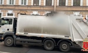 «Гоняются на время»: мусоровоз раздавил женщине голову на переходе в Петербурге