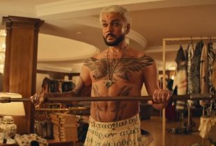 axloqsiz Yubka ostidagi iflos külotlarning yashirin kamerasi