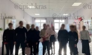 В Краснодаре тик-токеры попросили учительницу не увольняться после скандального видео