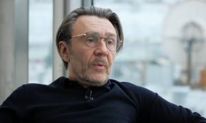 «Подумал, что всё, сейчас буду глохнуть»: Сергей Шнуров признался, что страдает от тяжёлого недуга