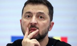 Трамп в бешенстве: Зеленский вновь отказался от сделки с США по природным ресурсам   