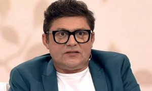 Прикованный к инвалидной коляске актёр Сергей Белоголовцев отменил все спектакли: что известно о его состоянии 