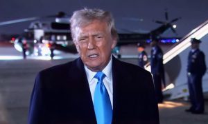 Баксы на бочку: Трамп заявил, что «США были ограблены практически каждой страной в мире»