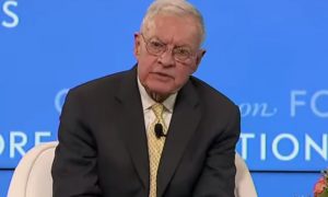 Советник Трампа подколол шефа: «Хотел закончить конфликт за 24 часа, но не уточнил в какой день»