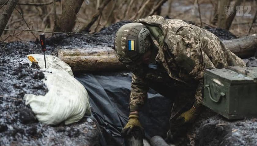 Отправленный на «убой» украинский штурмовик «выдал» спецподготовку 