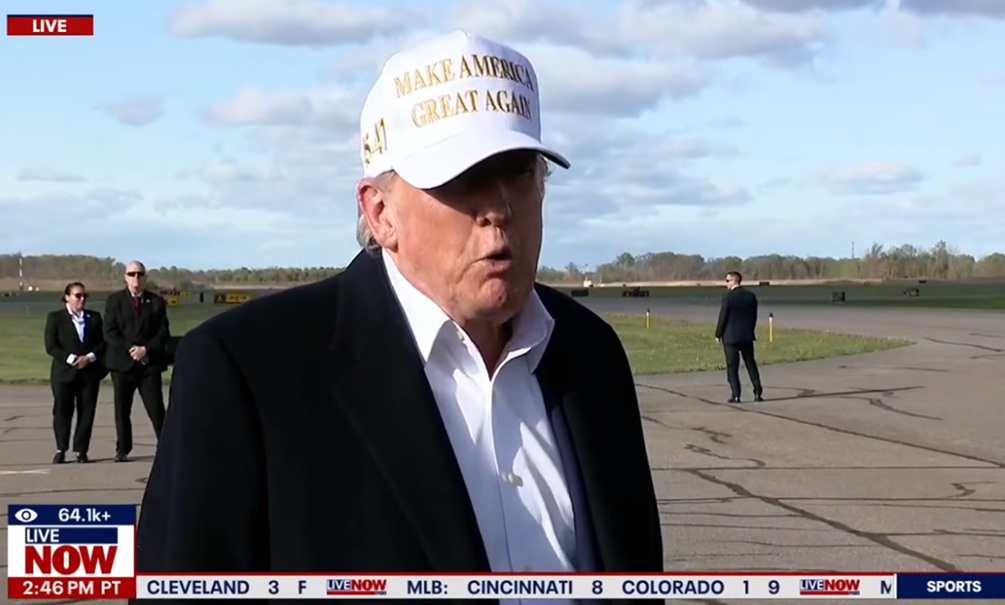 У Путина четырнадцать дней: Зеленский успокоился и отдает Крым, Кремль должен стараться сохранить доверие, заявил Трамп 