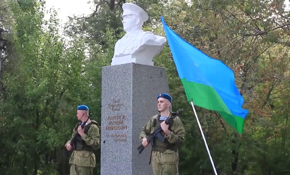 «Запорожье и Херсон – это Украина»: тезис украинских нацистов «соответствует букве конституции РФ», дал понять главред НГ «Запорожье и Херсон – это Украина»: тезис украинских нацистов «соответствует букве конституции РФ», дал понять главред НГ