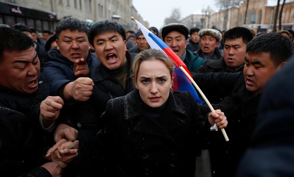«Киргизия зарвалась и вконец обнаглела»: арестована сотрудница Русского дома в Оше – месть за баню с нелегалами