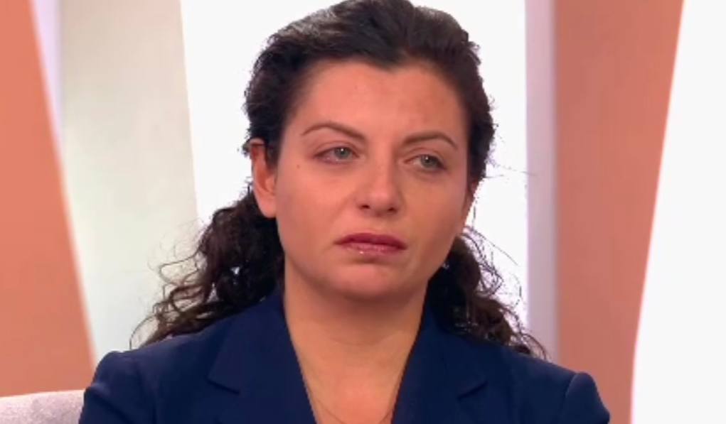 Симоньян в слезах рассказала о состоянии Кеосаяна после клинической смерти: «Начинает шевелиться, не говорит, но отвечает»