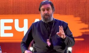 «В этом смысл твоей жизни»: женщина должна быть слугой своего мужа