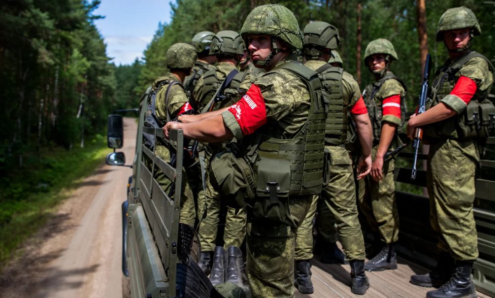 Десятки тысяч тел: ВС РФ эвакуируют погибших боевиков ВСУ из курского приграничья 