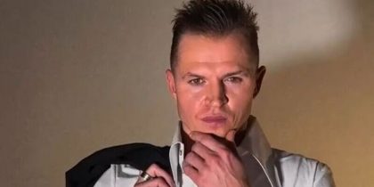 Над Дмитрием Тарасовым посмеялись в эфире Первого канала: мать футболиста уже вступилась за него