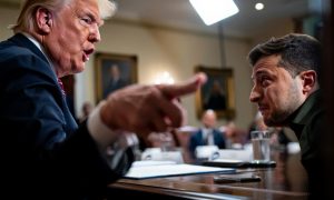 Зеленский дожал? Трамп внезапно простил Украине сотни миллиардов