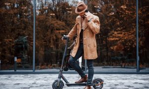 Научились: любителям кататься на арендованных самокатах раскрыли уловки мошенников