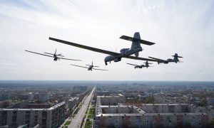Подмосковье в огне: Зеленский обрушил на столицу три десятка БПЛА — атакован технопарк, аэропорты не работают