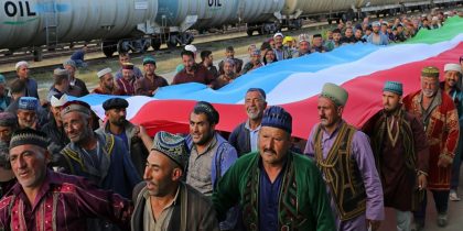 «Историческая узбекская земля»: депутат-азербайджанец намекнул, что нефть Сибири может стать законной добычей среднеазиатов