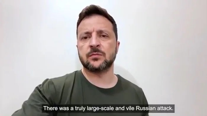 «Подлая российская атака» - помятый Зеленский вспомнил 