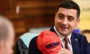 На выборах президента Румынии лидирует...Трамп