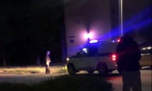 В Волгодонске прошла ночь тревоги и бездействия: все полицейские города пытались задержать мужчину с топором, тогда как остальных граждан защищать было некому