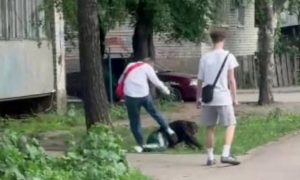 В Воронеже выпускники местной школы избили двоих мужчин во время празднования последнего звонка