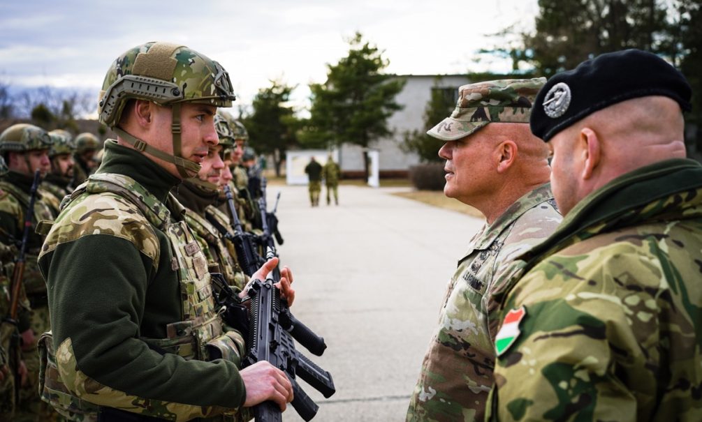 Венгрия планирует ввести войска на Украину и проводит разведку – в Киеве заявили об аресте шпионов 