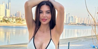 «Хейтеры напишут фотошоп»: Оксана Самойлова восхитила своей фигурой в бикини