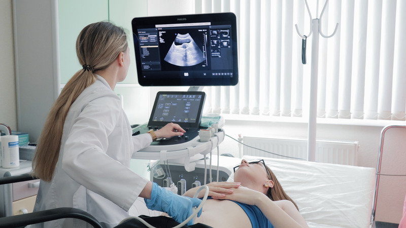 «Только операция»: гинеколог рассказала о видах кист яичников и риске онкологии 