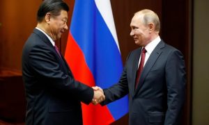 Путин помог Китаю договориться с Трампом о снижении торговых пошлин. Посредничество состоялось во время визита Си в Москву. Как Пекин отблагодарит Россию.