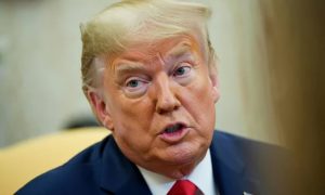 Трамп получил по зубам: суд в США заблокировал введенные им пошлины